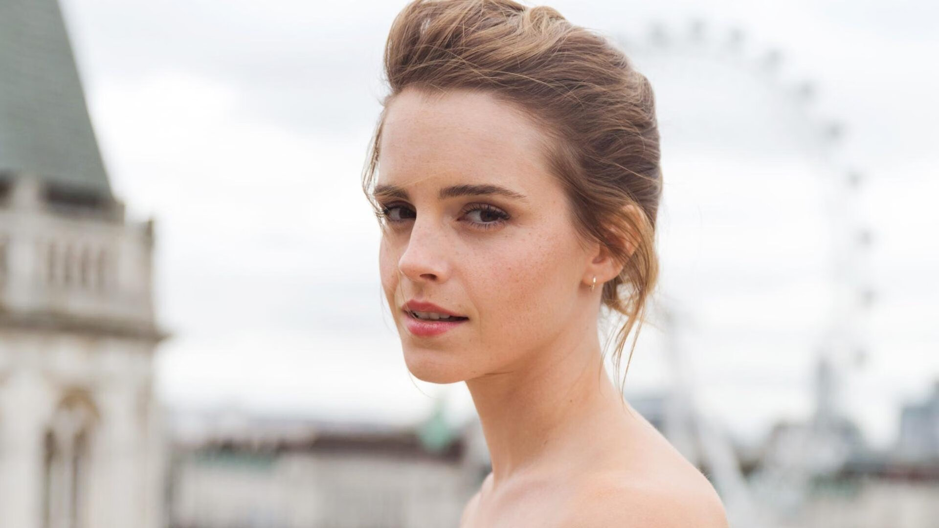 Kaiyun(中国)开云-凯尔·查默斯泳池内外双重突破，查尔斯凯萁是什么品牌